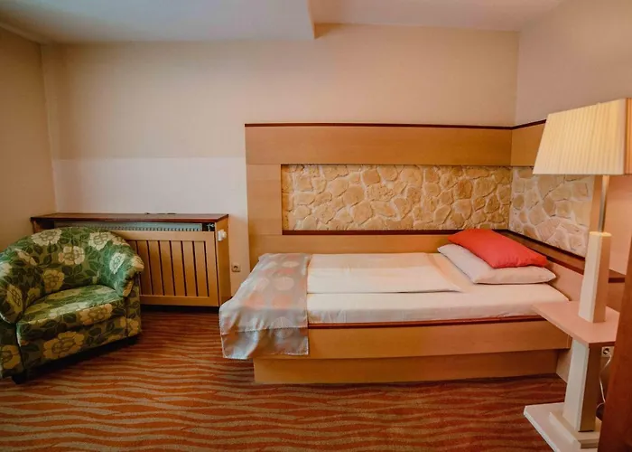 Garten-hotel Ochensberger فندق