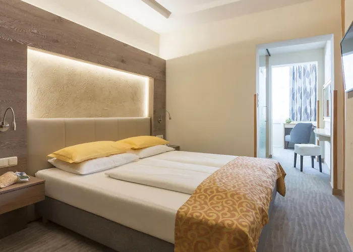 Garten-hotel Ochensberger Hotell 4*